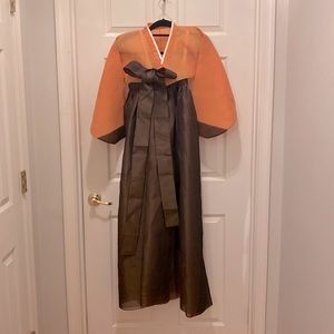 Traditional Korean dress - Hanbok